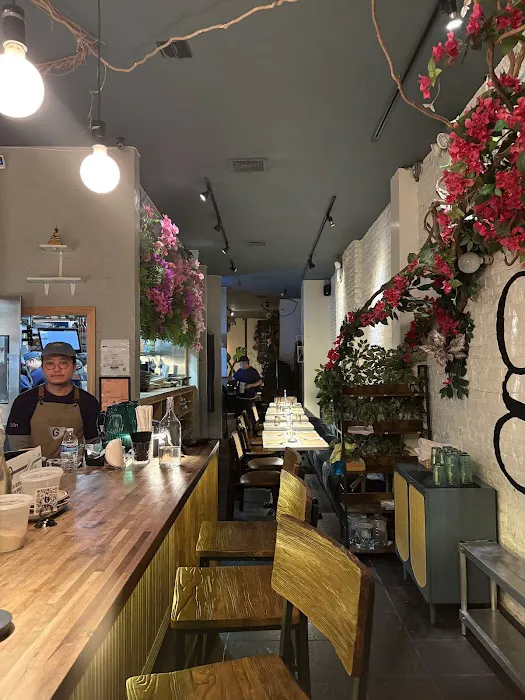 Glin Thai Bistro Picture 10