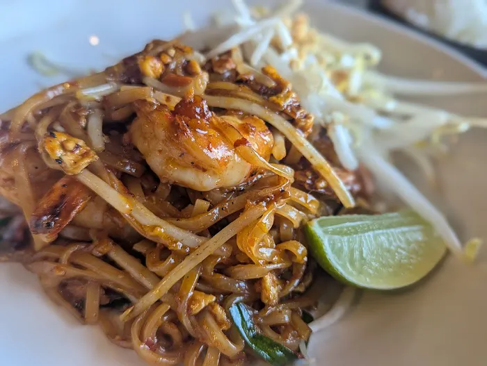 The Nuaa Table Picture 5