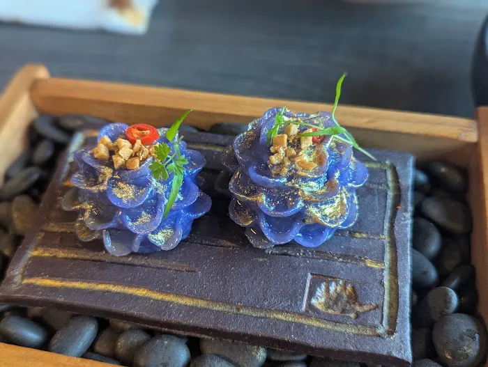 The Nuaa Table Picture 4