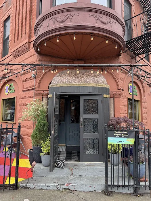 The Nuaa Table Picture 7