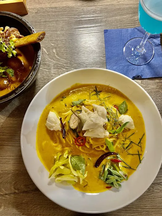 The Nuaa Table Picture 2