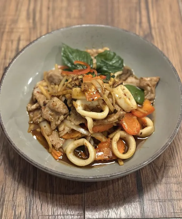 Little Basil Thai Picture 7