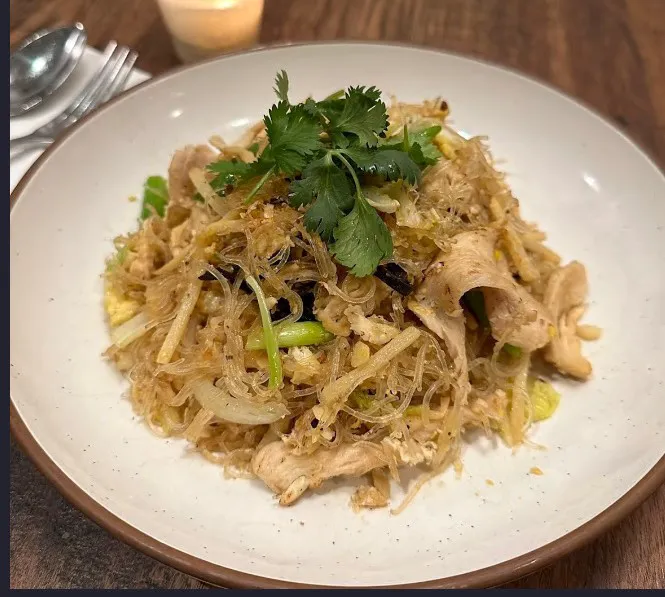 Little Basil Thai Picture 9