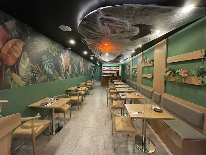 Mango tree Thai restaurant Bistro Picture 10