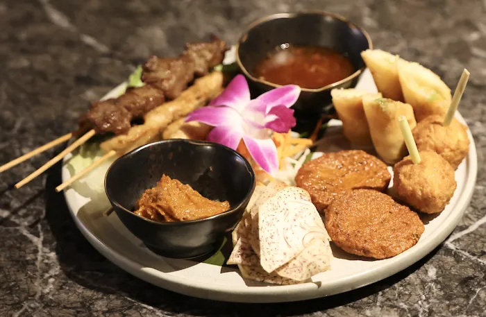 Mango tree Thai restaurant Bistro Picture 5