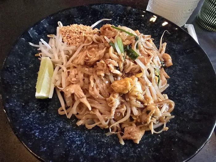 Valla Table Picture 3