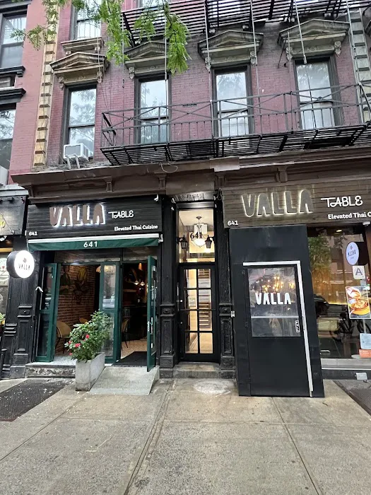 Valla Table Picture 6