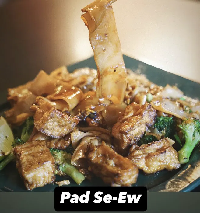 Bay (takeout Thai street food - please make a call for dine-in) Picture 10