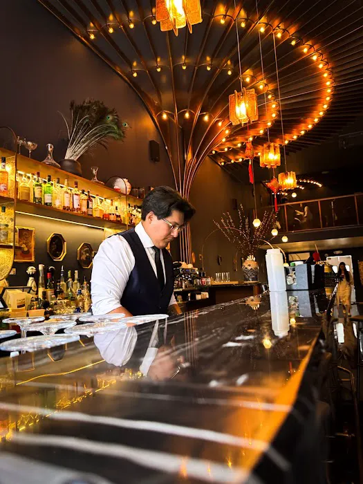 Aves Thai & Asian Fusion restaurant Picture 4