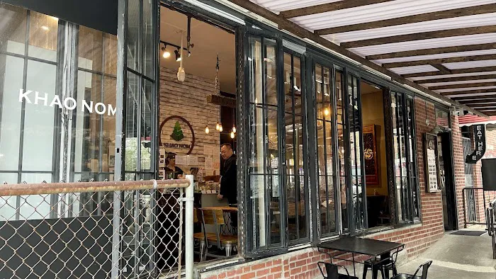 Khao Nom - ร้านข้าวหนม Picture 3