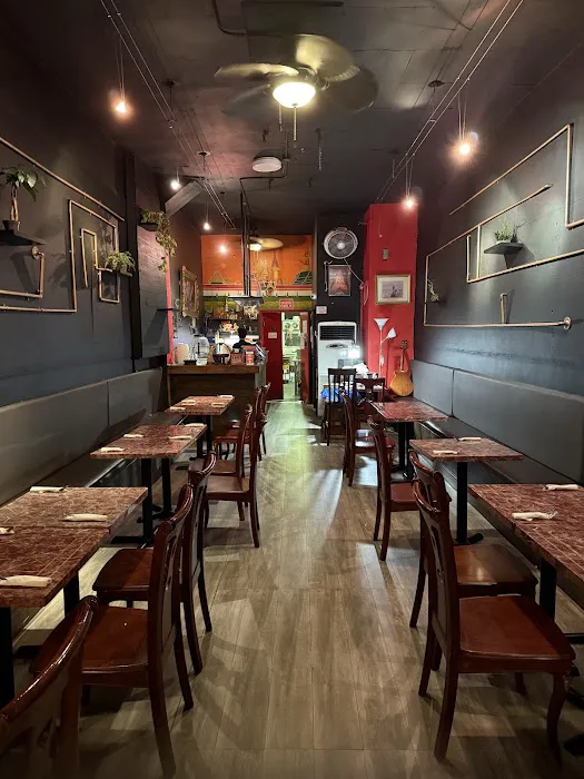 THARN THAI CUISINE Picture 4