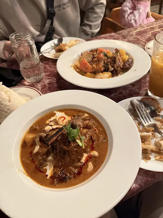 THARN THAI CUISINE Picture 8