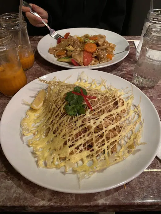 THARN THAI CUISINE Picture 7