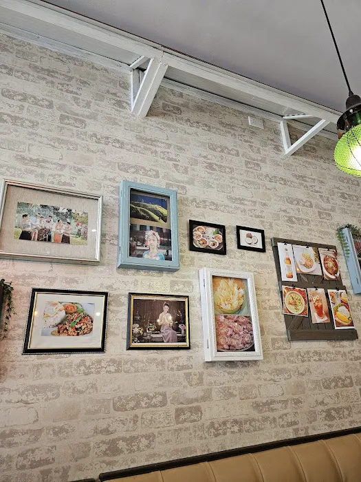 Living Thai Cuisine Picture 1