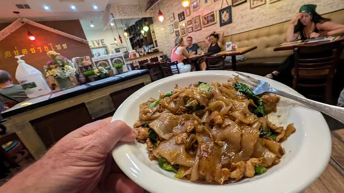 Living Thai Cuisine Picture 8