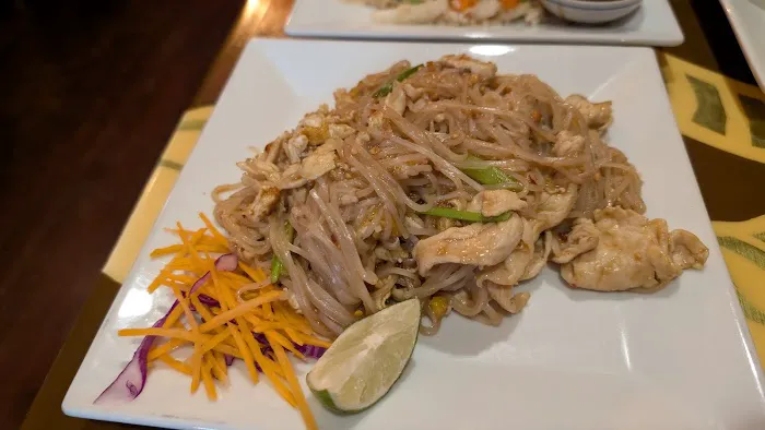 Red Basil Thai Cuisine Picture 4