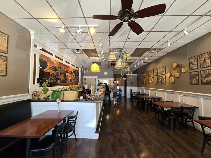 Lamoon’s Thai Restaurant Picture 5