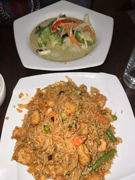 Thai Basil Restaurant Picture 2