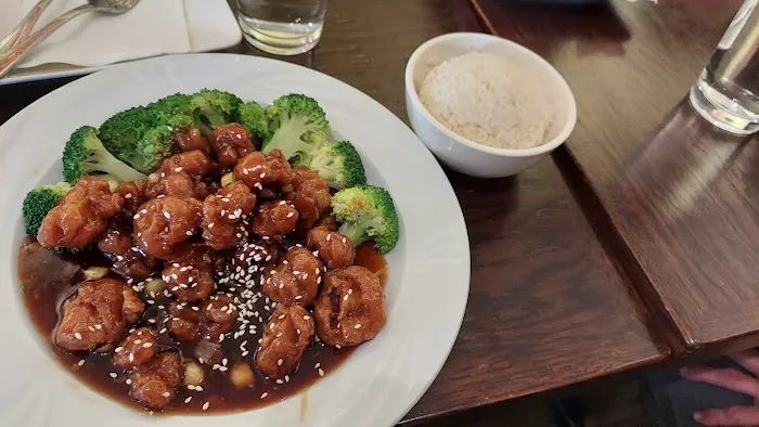 Thai Basil Restaurant Picture 8