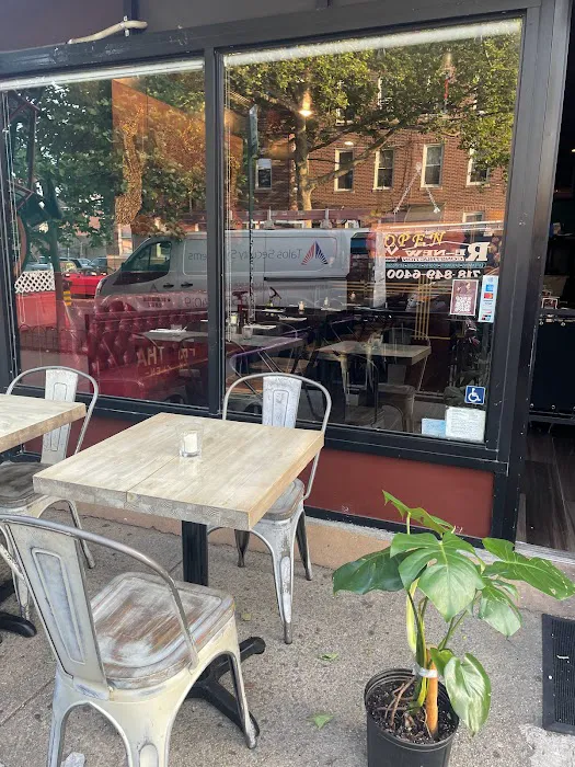 Mongkhon Thai Cuisine Picture 5