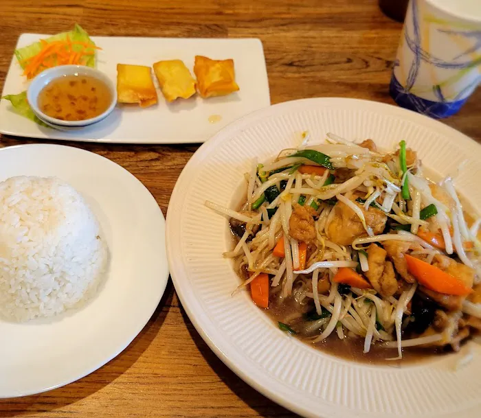 KhanTong Thai Kitchen Picture 6