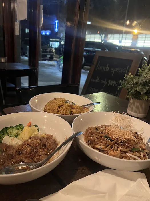 Sweet Basil Thai Restaurant (Queens) Picture 1