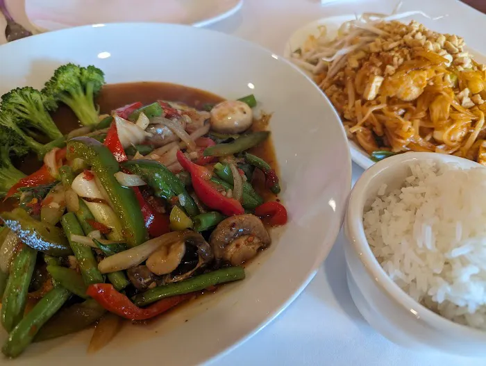 Thai Thai Cuisine Picture 6