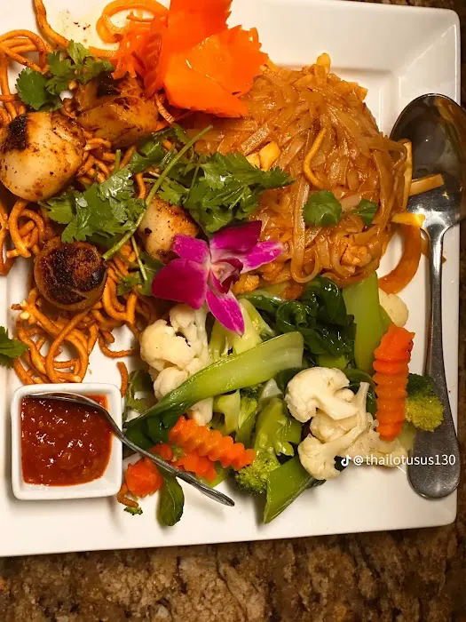 THAI 🪷 LOTUS Thai Cuisine (Zabihah Halal حلال) Picture 7