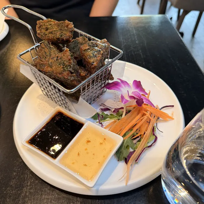 Prainam Thai Restaurant & Bar Picture 4