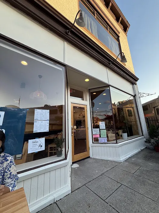 Chorn Thong Picture 3