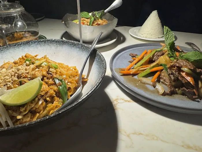 Thonglor Thai Bistro Picture 4