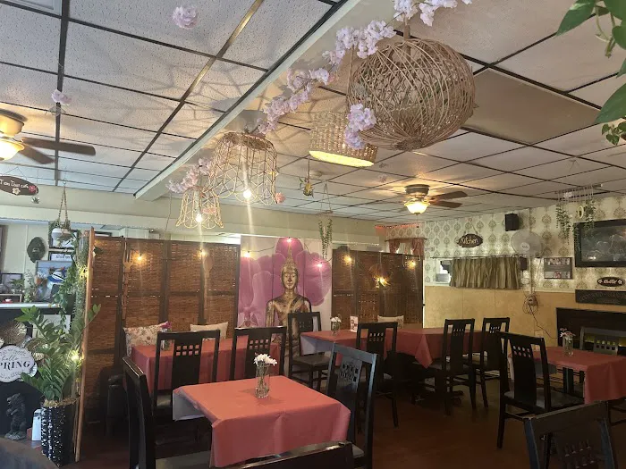 Twist On Thai Cafe Picture 8