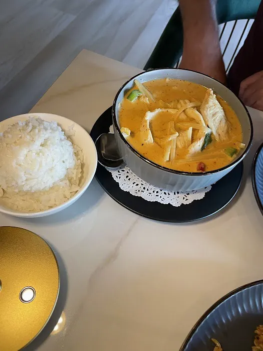 Phirom thai restaurant Picture 9