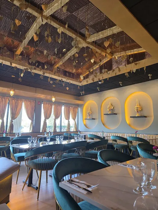 Phirom thai restaurant Picture 4