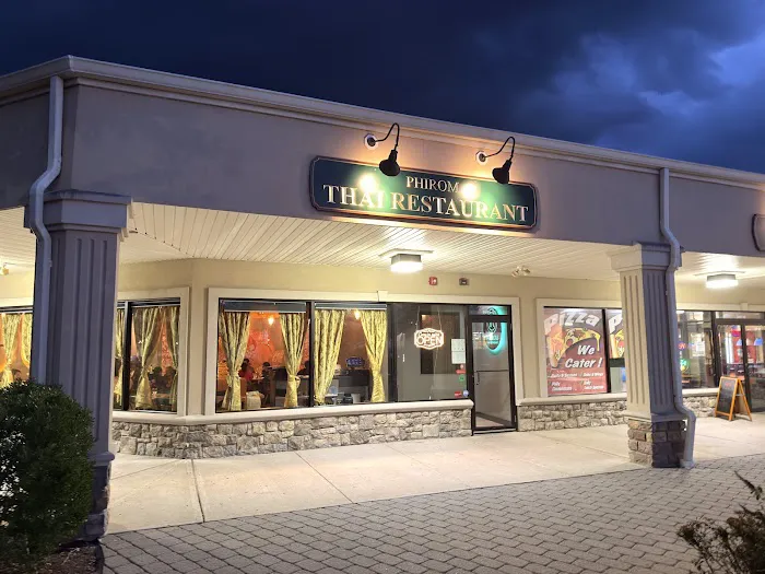 Phirom thai restaurant Picture 7