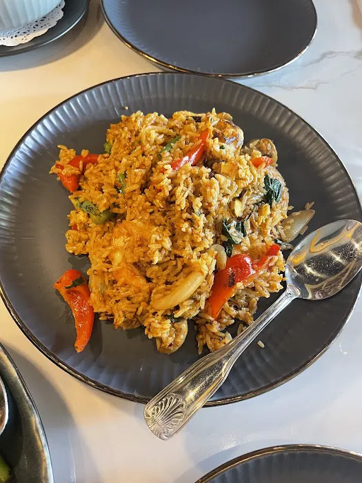 Phirom thai restaurant Picture 5