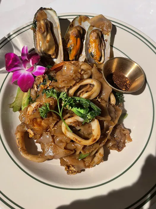 Siam Emerald Picture 2