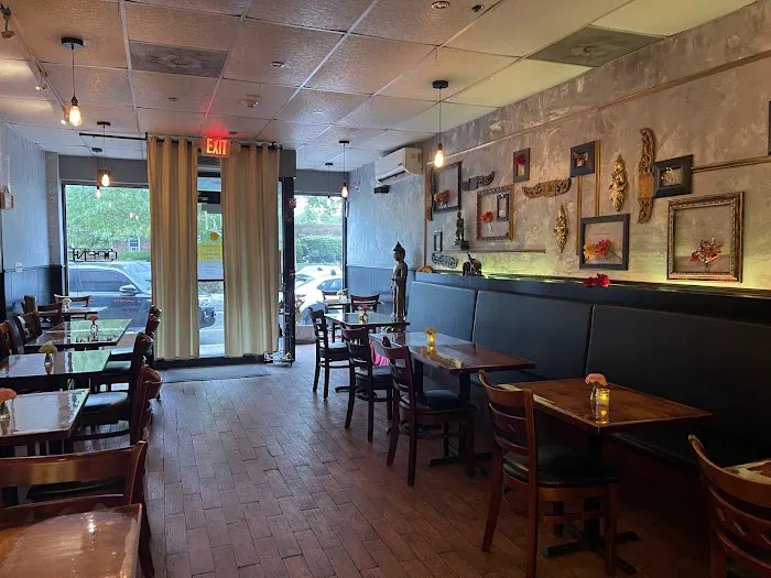 Centre Thai Bistro Picture 4