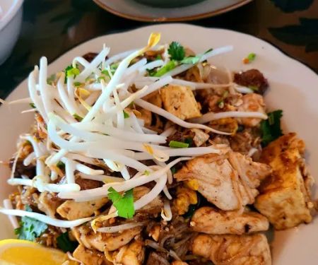 Bamboo Leaf Thai Eatery