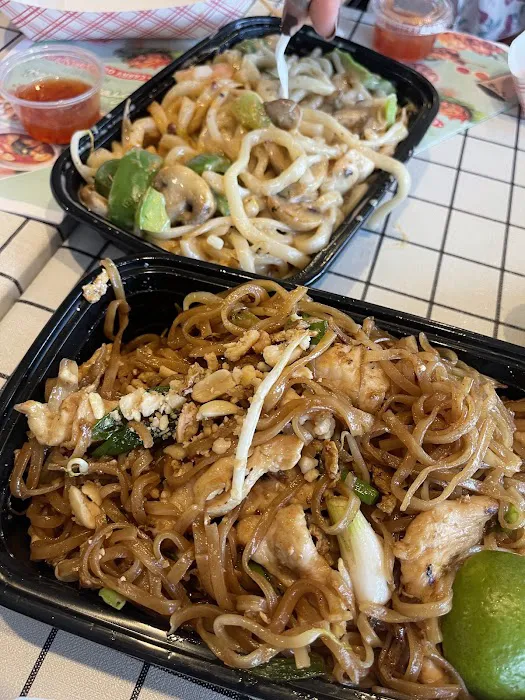 Green Thai Kitchen Picture 9