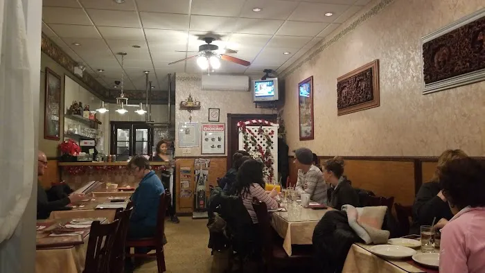 Tiny Thai Restaurant Picture 2