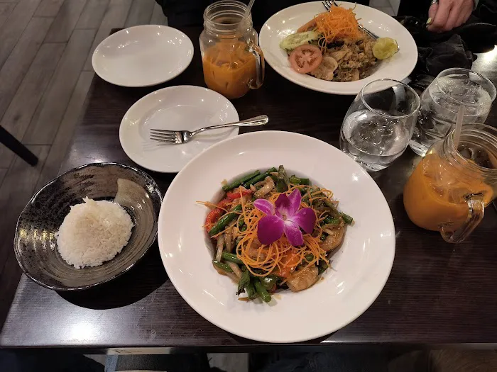 RaCha Thai Cuisine Picture 4