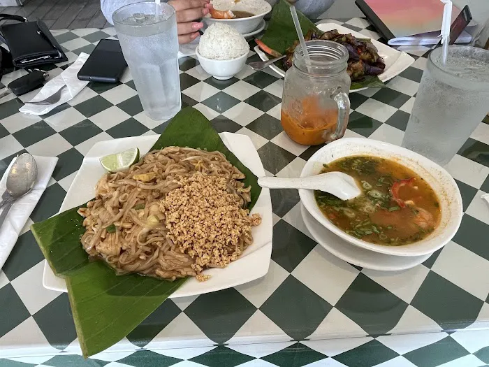 Thai Green Leaf Picture 10