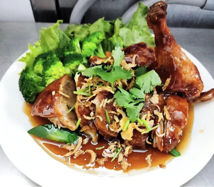 Sue's Thai Cuisine & Noodle Bar Picture 6