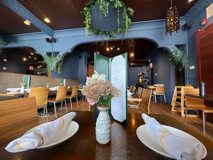 Thai Basil Picture 9