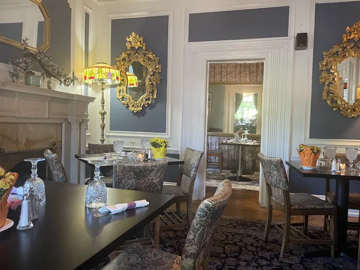 221-The Cafe Picture 8