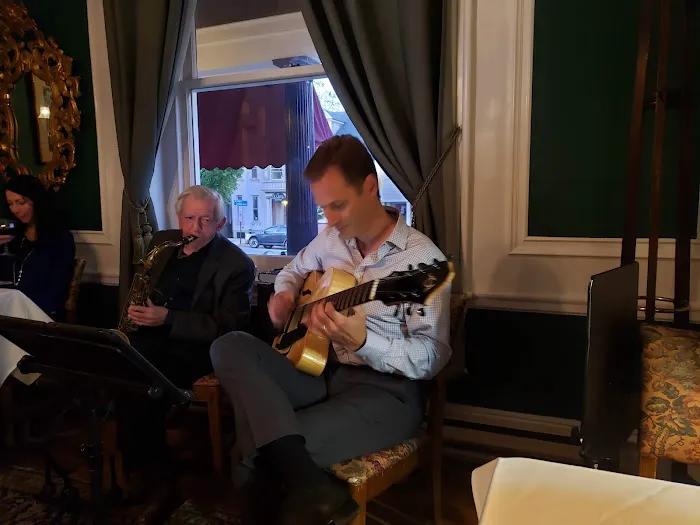 221-The Cafe Picture 5