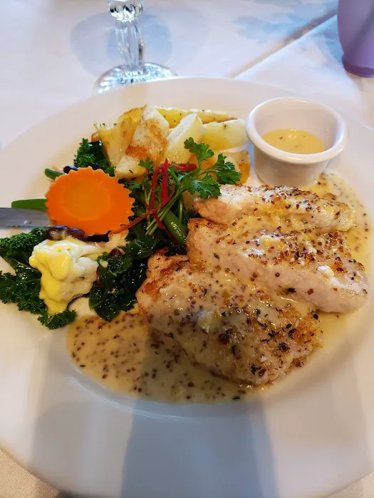 221-The Cafe Picture 3