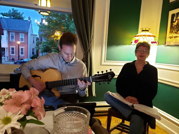 221-The Cafe Picture 4