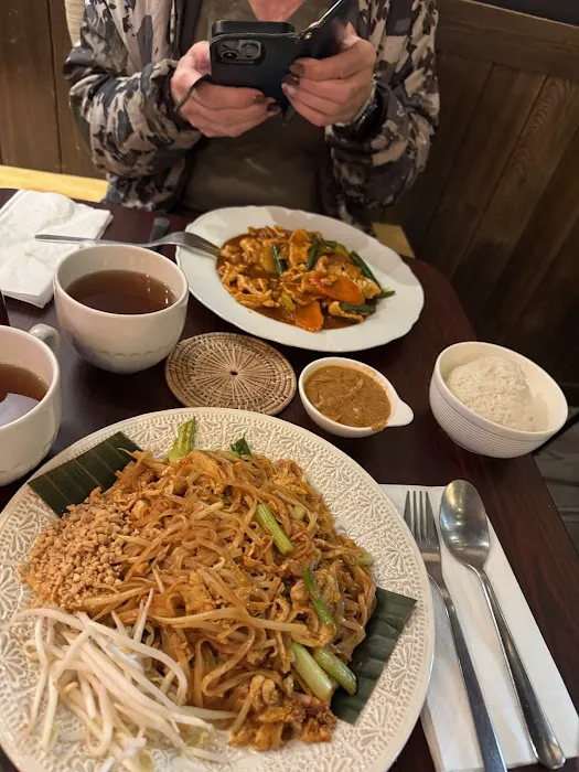 @Lopburi Thai Restaurant Picture 6